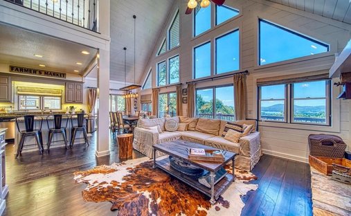 House in Hayesville, North Carolina, United States 1