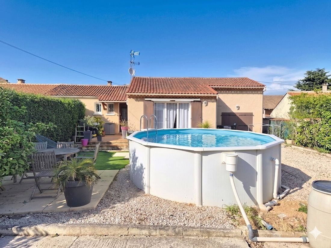 House in Saint-Cyr-sur-Mer, Provence-Alpes-Côte d'Azur, France 1 - 17891081
