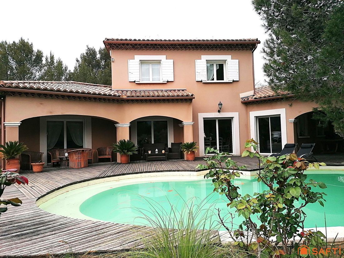Casa en Saint-Zacharie, Provenza-Alpes-Costa Azul, Francia 2 - 17685356