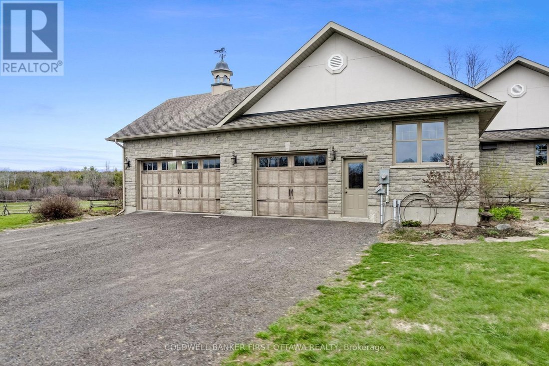 House in Ottawa, Ontario, Canada 3 - 17929390