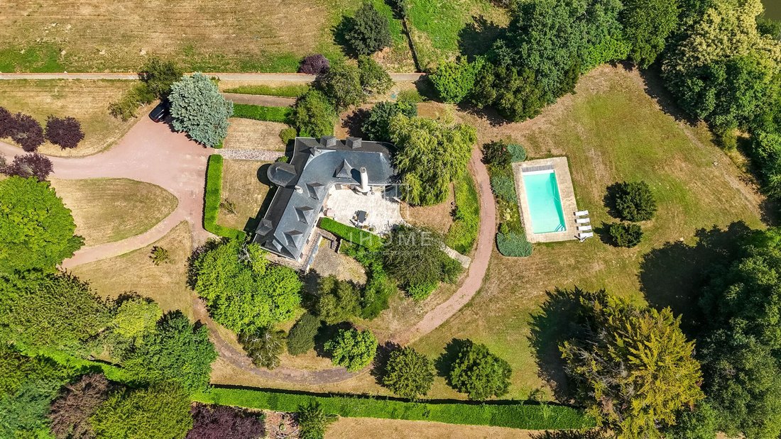 House in Montreuil-sur-Maine, Pays de la Loire, France 1 - 16333792