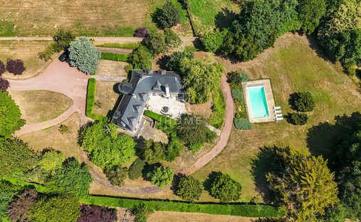 House in Montreuil-sur-Maine, Pays de la Loire, France 1