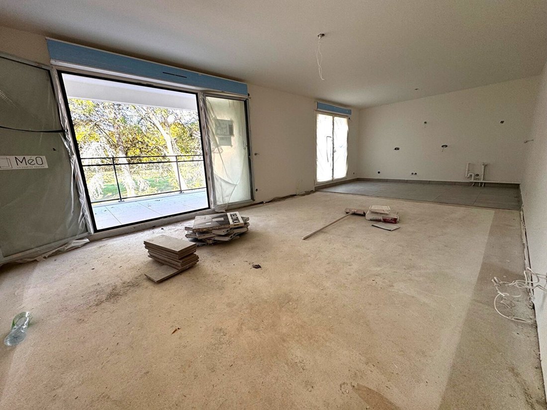 Apartment in Côte Saint Louis, Garches, France 3 - 16467414