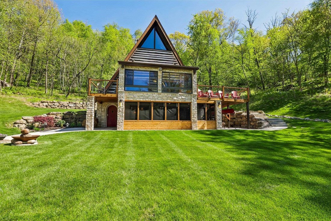 House in Black Earth, Wisconsin, United States 1 - 17933291