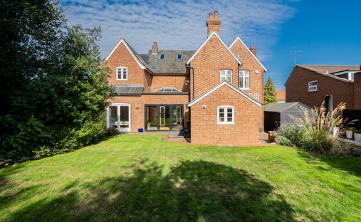 House in Woburn Sands, England 1