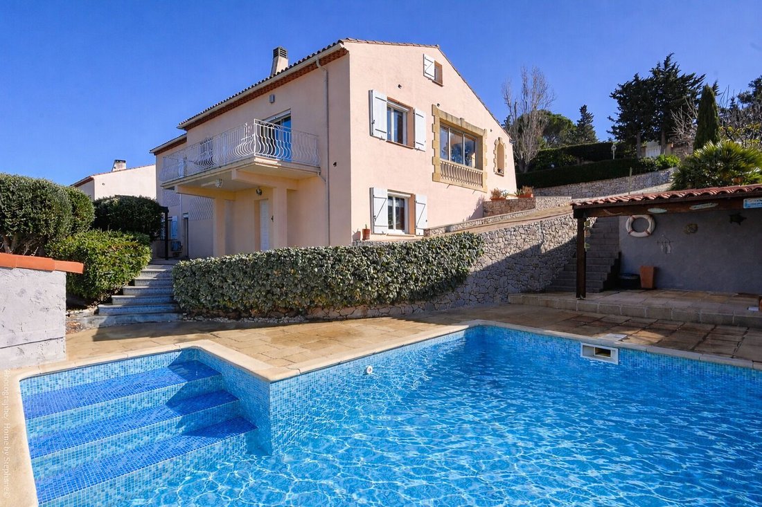 House in Carnoux-en-Provence, Provence-Alpes-Côte d'Azur, France 2 - 17042935