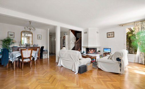 House in Forêt, Saint-Germain-en-Laye, France 1