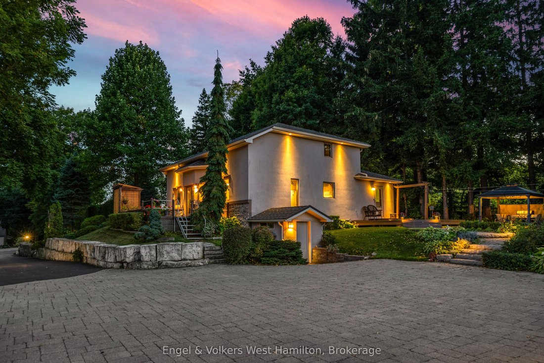 House in Hamilton, Ontario, Canada 4 - 17934875