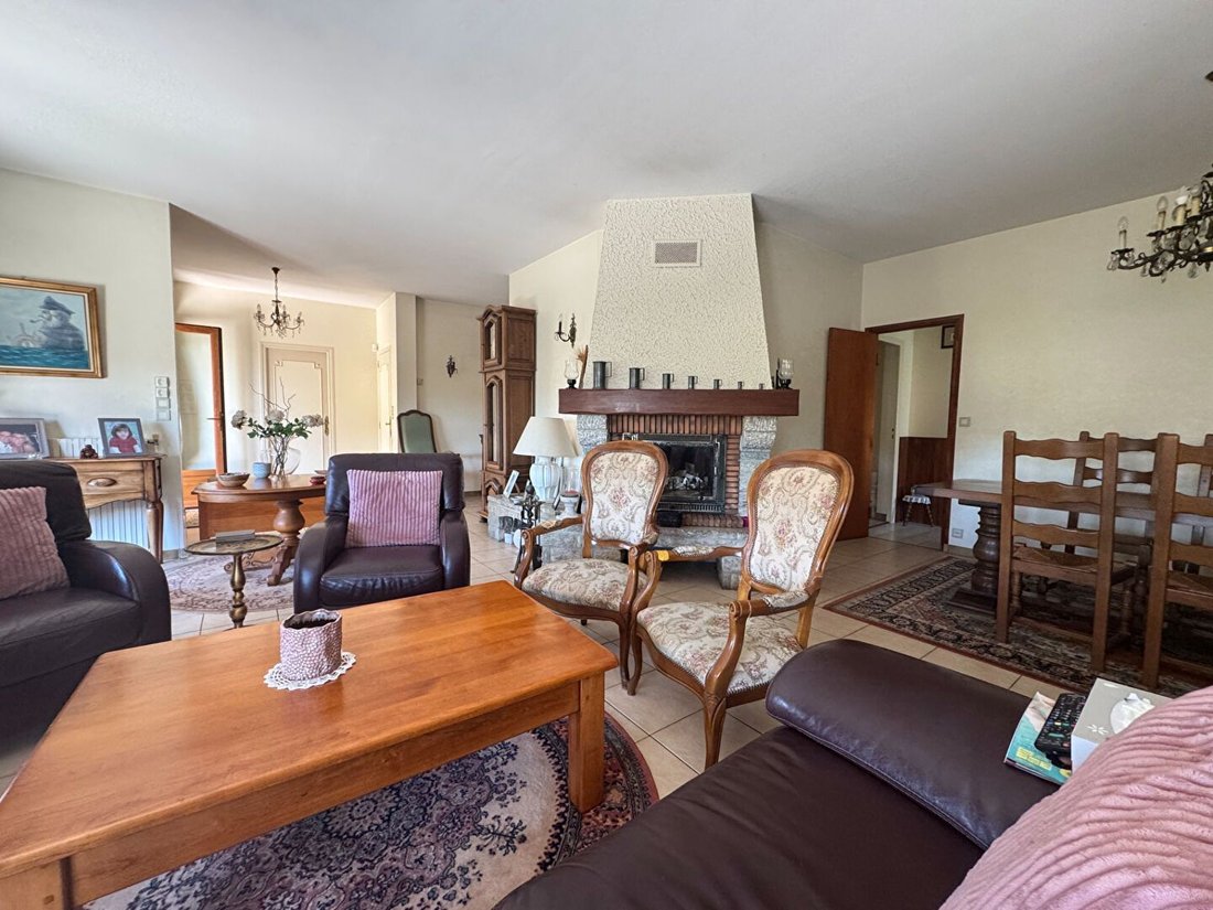 House in Villers-Saint-Frambourg, Villers-Saint-Frambourg-Ognon, France 3 - 16461339