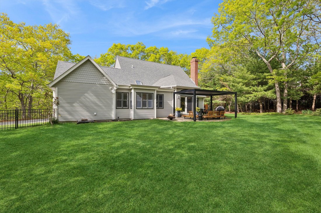 Hampton Bays, New York, United States 2 - 17930051