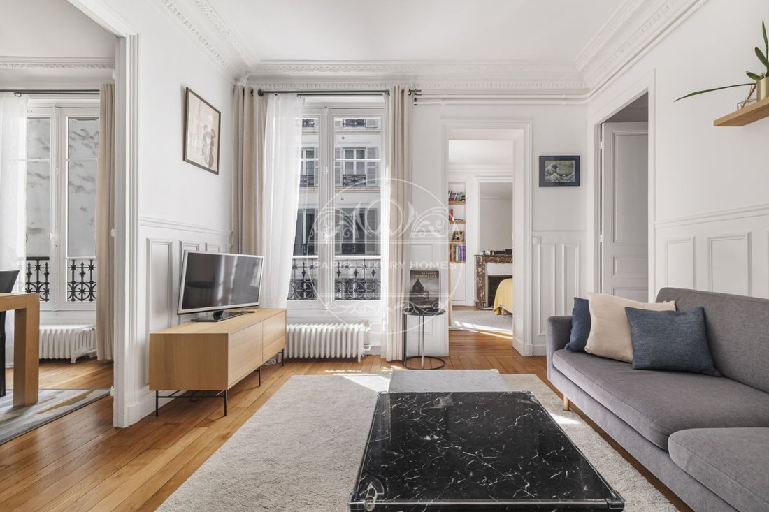 Apartment in Palais Royal, Paris 1er Arrondissement, Paris 3 - 17649860