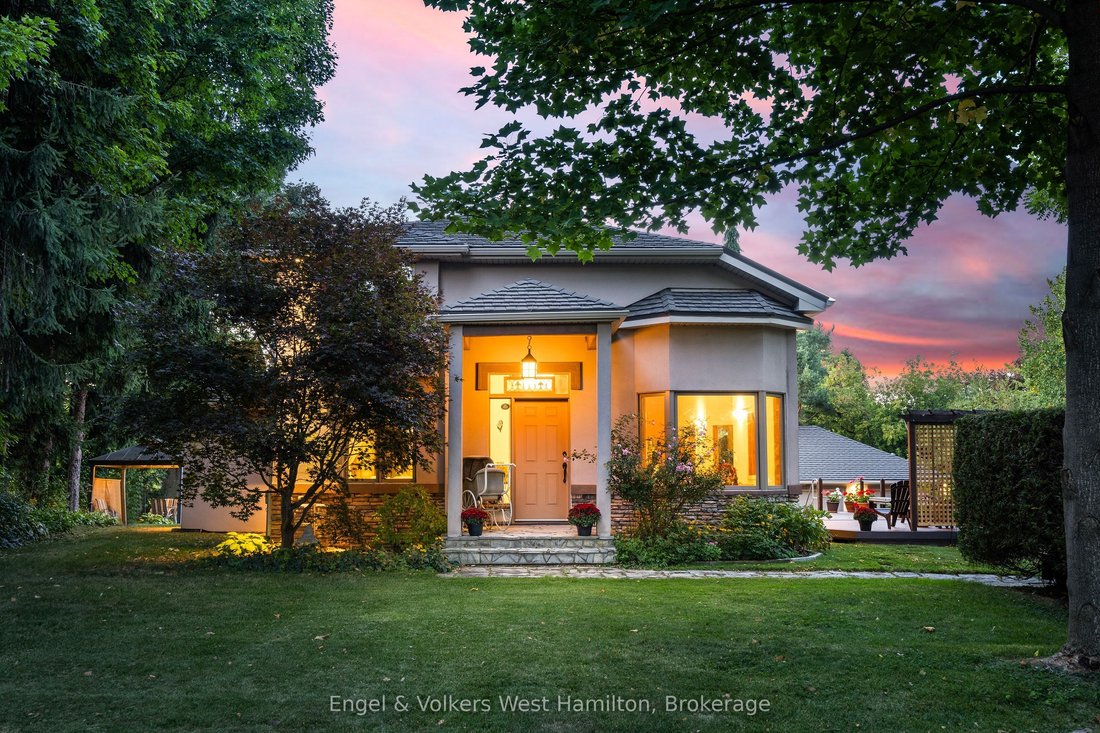 House in Hamilton, Ontario, Canada 1 - 17934875