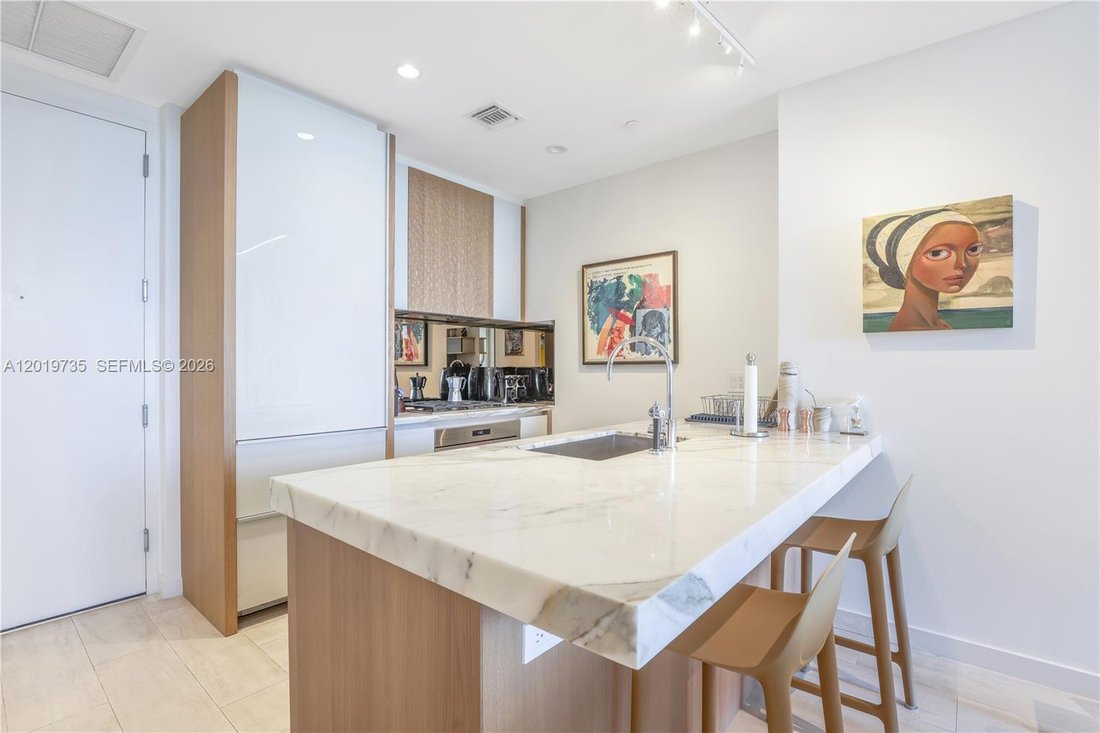 Condo in Miami, Florida, United States 2 - 17930063