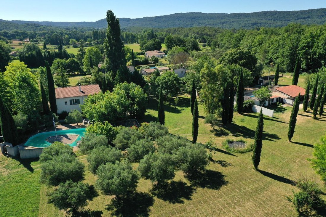 House in Villecroze, Provence-Alpes-Côte d'Azur, France 1 - 15653962