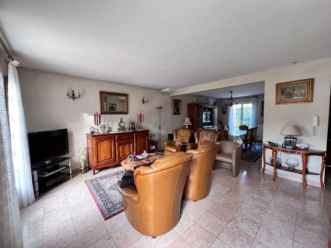 House in L'Union, Sartrouville, France 4 - 16762606