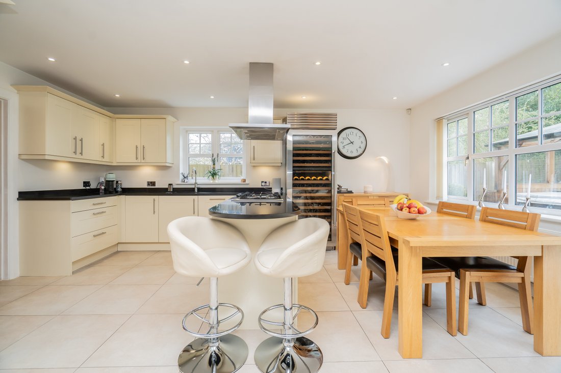 House in Great Linford, England 4 - 17399399