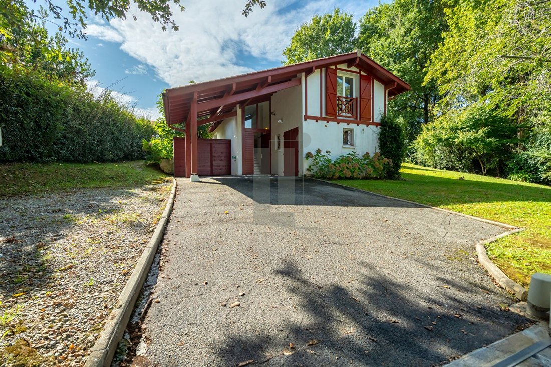 House in Bassussarry, Nouvelle-Aquitaine, France 1 - 16287150