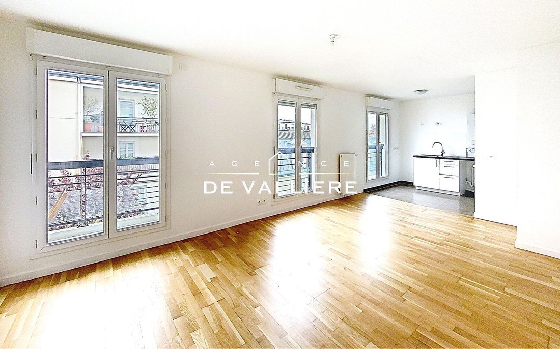 Apartment in Puteaux, Ile-de-France, France 3 - 17565878