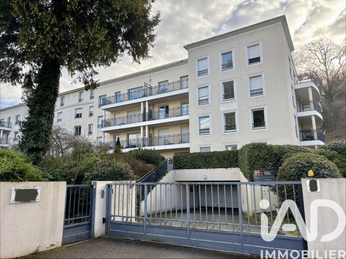 Apartment in Metro Cuire, Caluire-et-Cuire, France 1 - 17943833