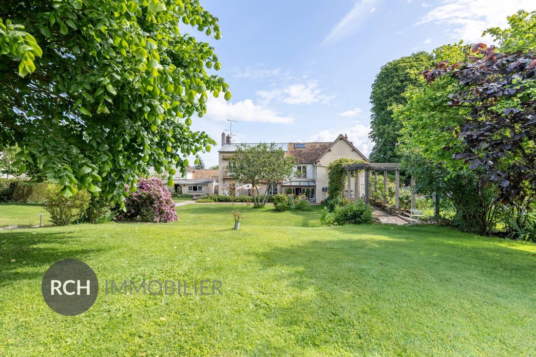 House in Montfort-l'Amaury, Ile-de-France, France 1 - 17938987