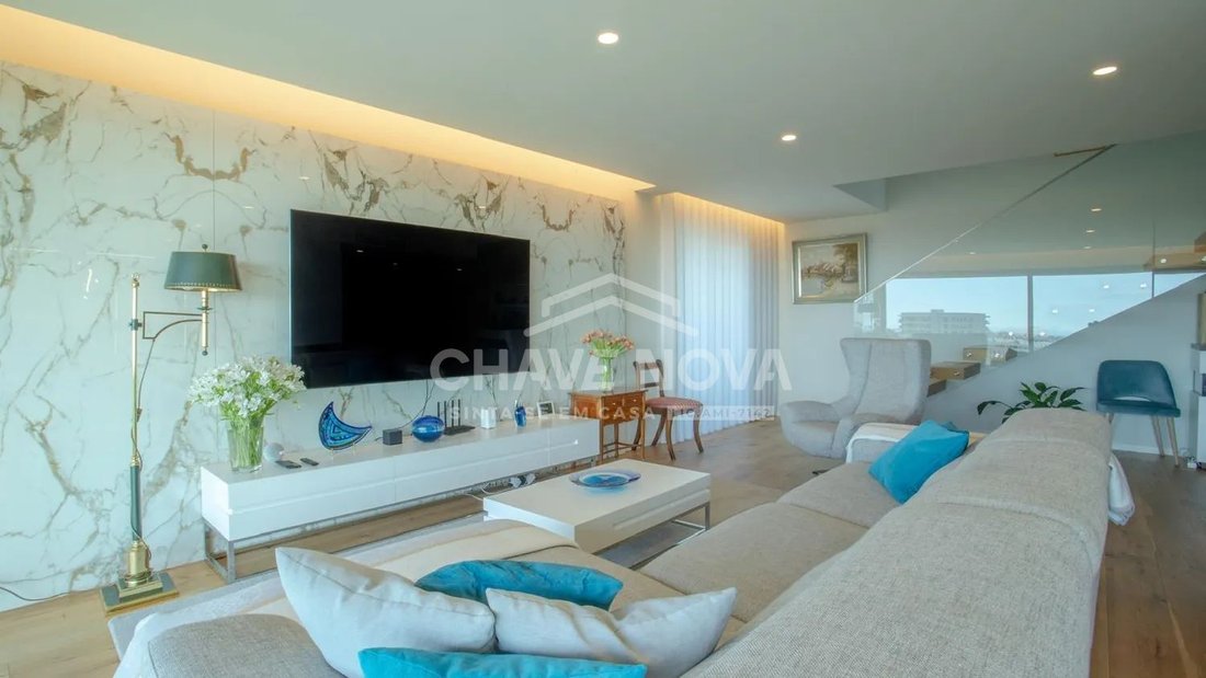 Apartment in Santa Marinha e Sao Pedro da Afurada, Porto District, Portugal 1 - 17942642