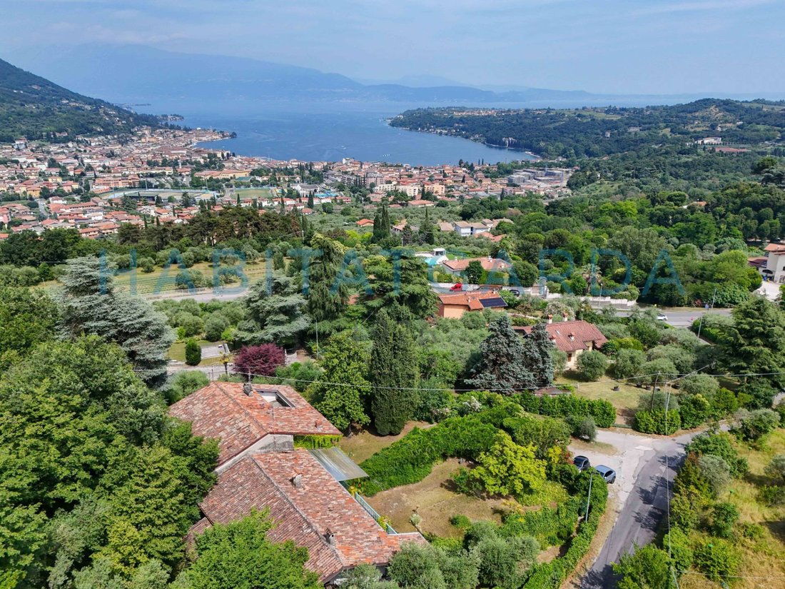 Salo, Lombardy, Italy 2 - 17936142