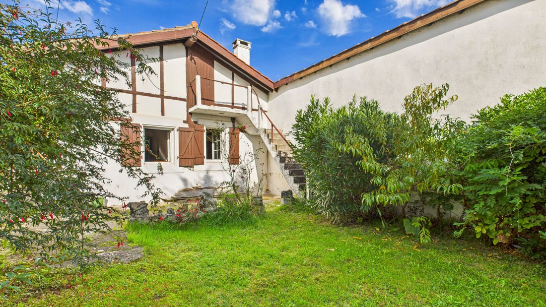 Villa in Bidart, Nouvelle-Aquitaine, France 1 - 17796622