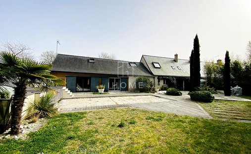 House in Saint-Georges-sur-Loire, Pays de la Loire, France 1