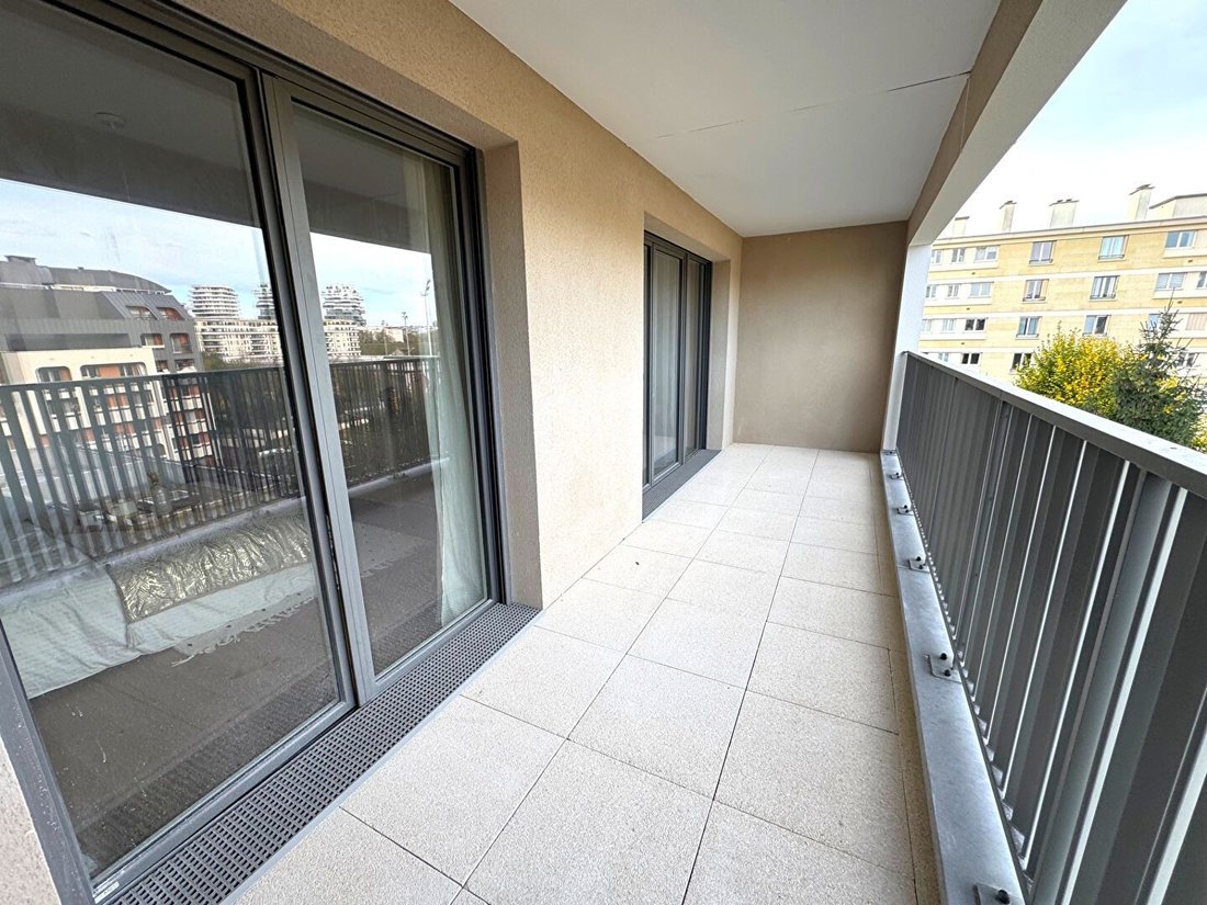 Apartment in Espaces Jeunes, Issy-les-Moulineaux, France 2 - 16657870