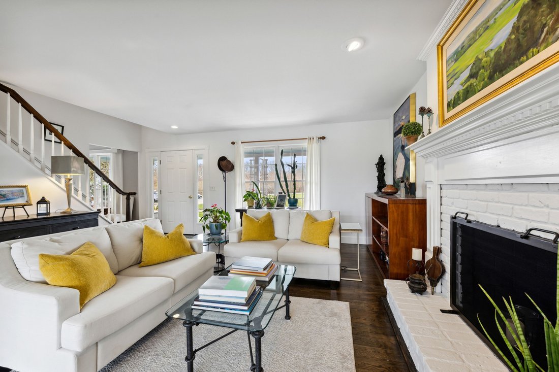 Southampton, New York, United States 5 - 17930044