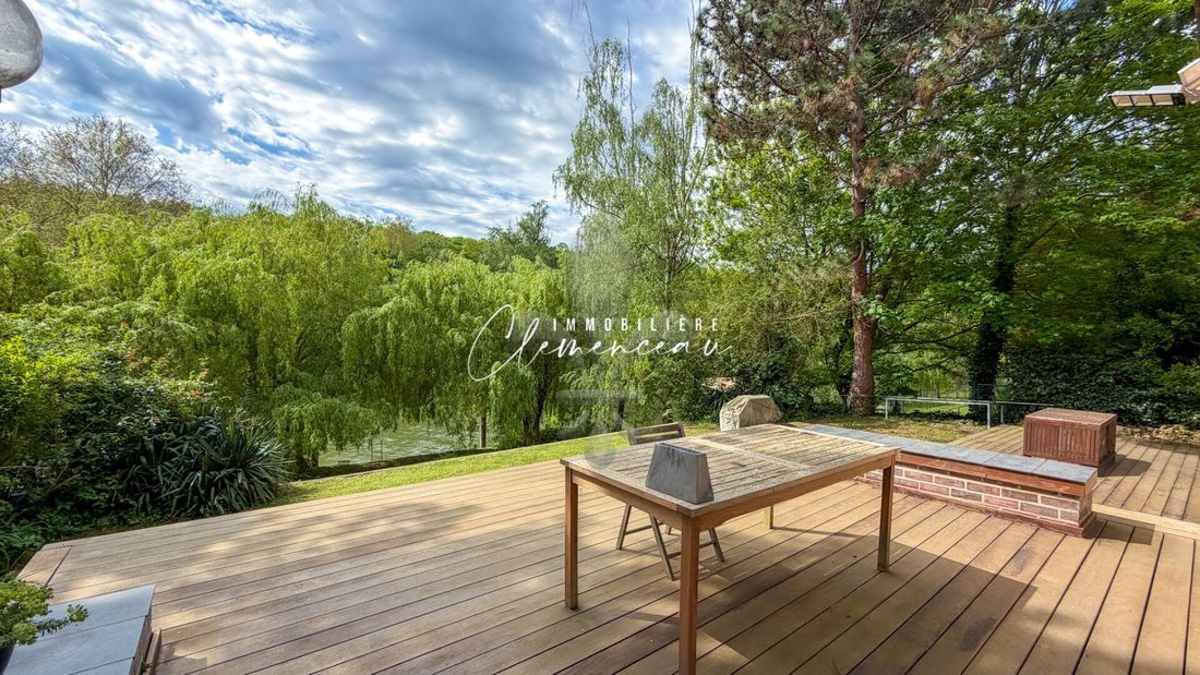 House in Poissy, Ile-de-France, France 1 - 17748699