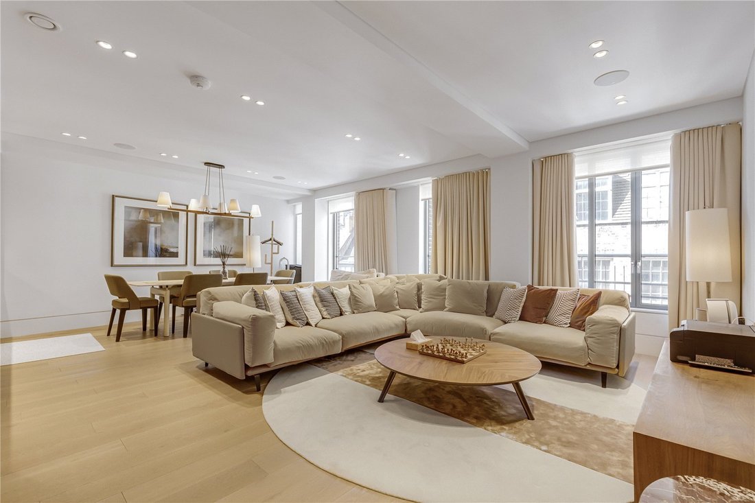 Apartment in Charing Cross, Westminster, England 2 - 17930275