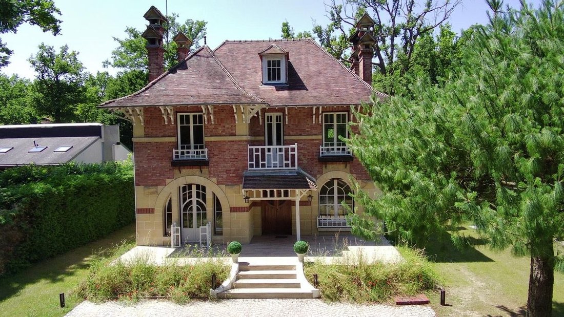 Villa in Ouest, Lamorlaye, France 1 - 15495025