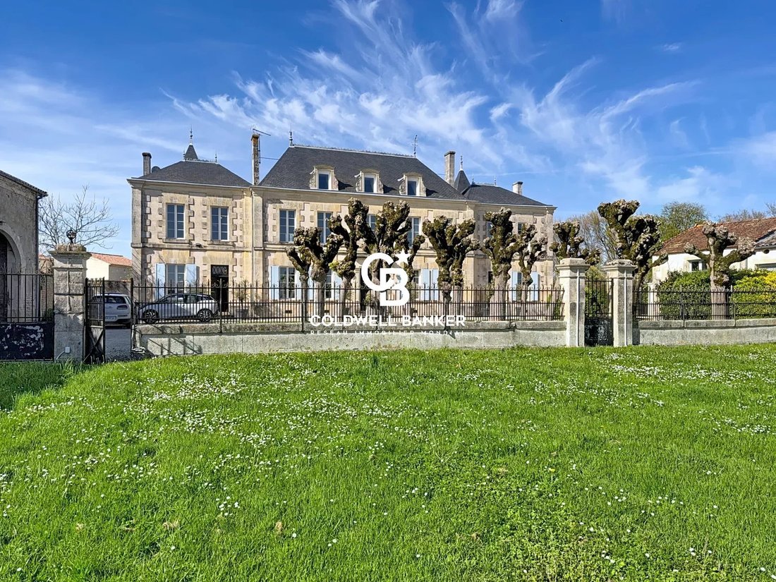Castle in Aumagne, Nouvelle-Aquitaine, France 1 - 17930174