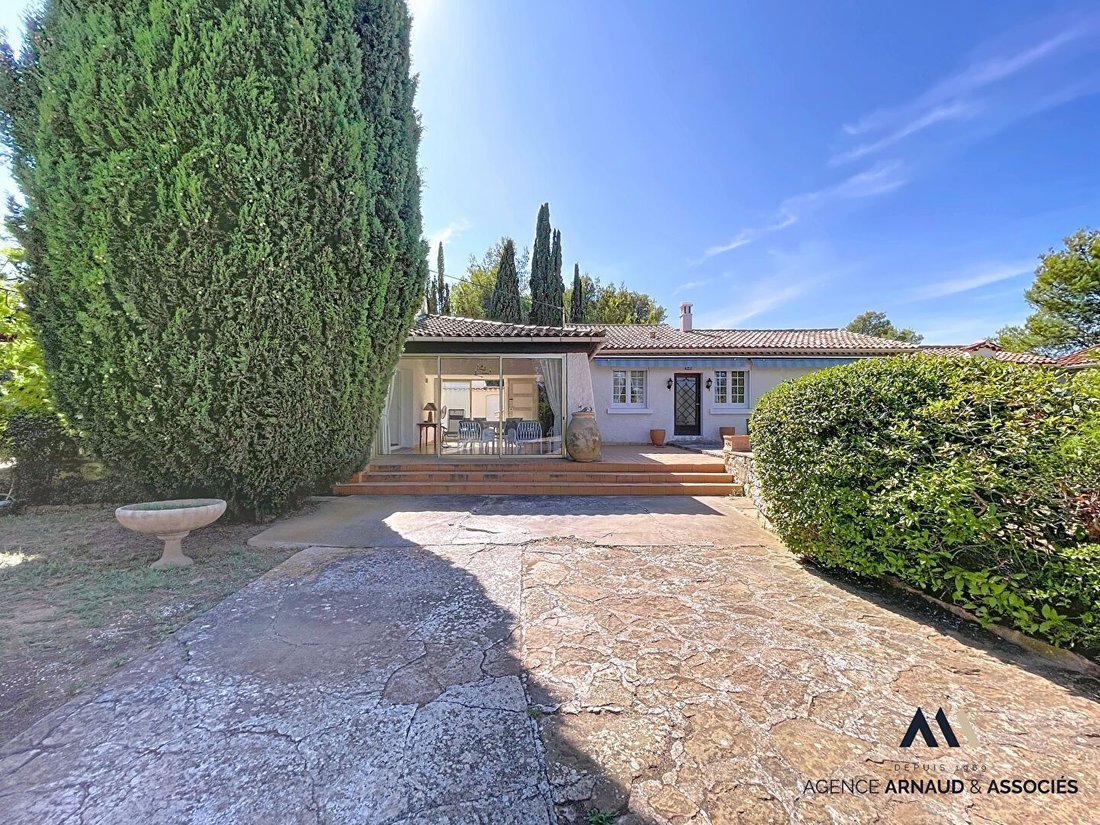 Villa in Saint-Cyr-sur-Mer, Provence-Alpes-Côte d'Azur, France 2 - 16227414