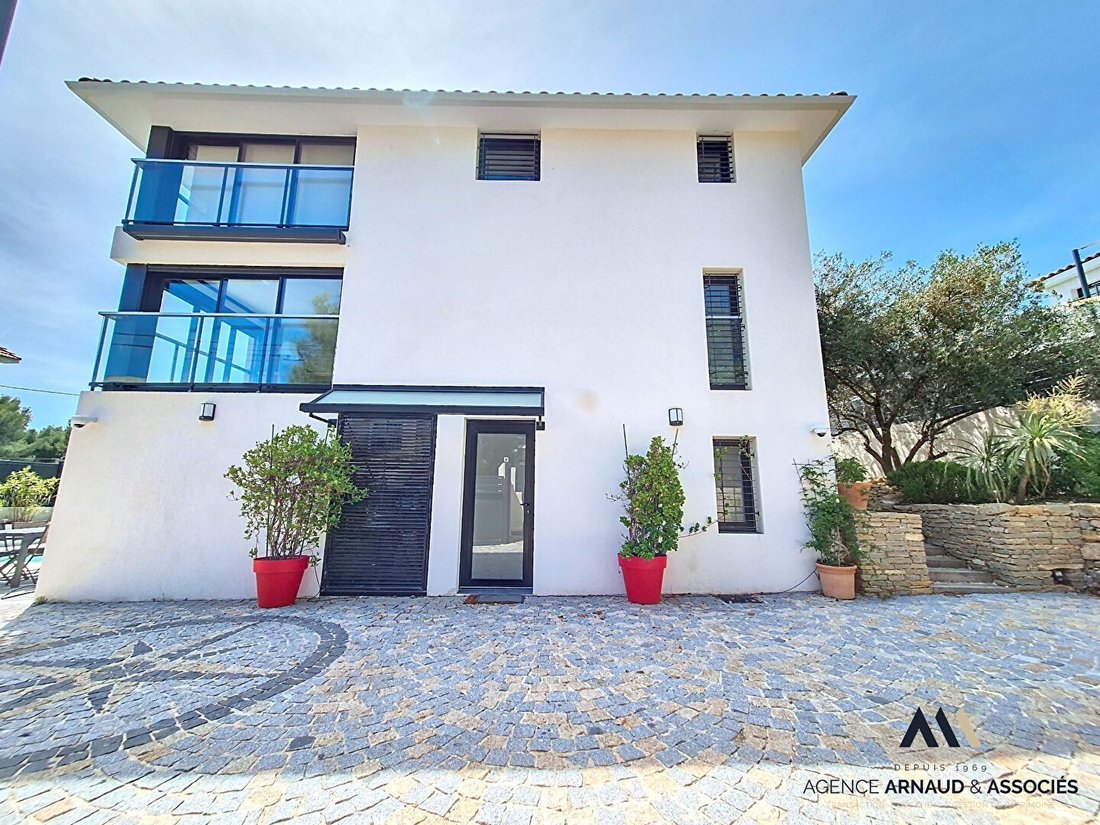 Villa in Bandol, Provence-Alpes-Côte d'Azur, France 4 - 15768658