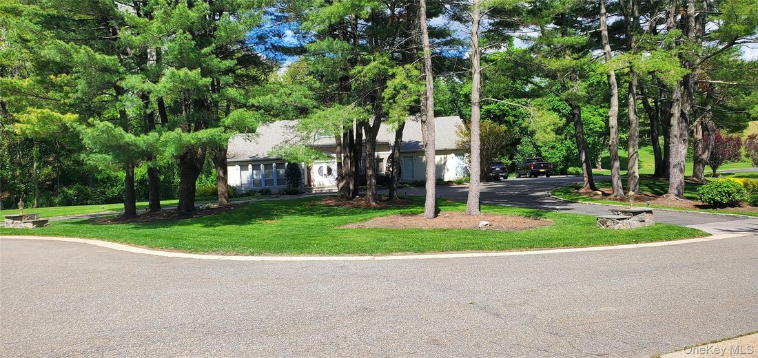 House in Old Westbury, New York, United States 2 - 17229421