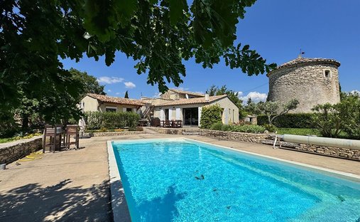 House in Gordes, Provence-Alpes-Côte d'Azur, France 1