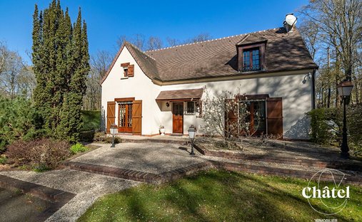 House in Ouest, Lamorlaye, France 1