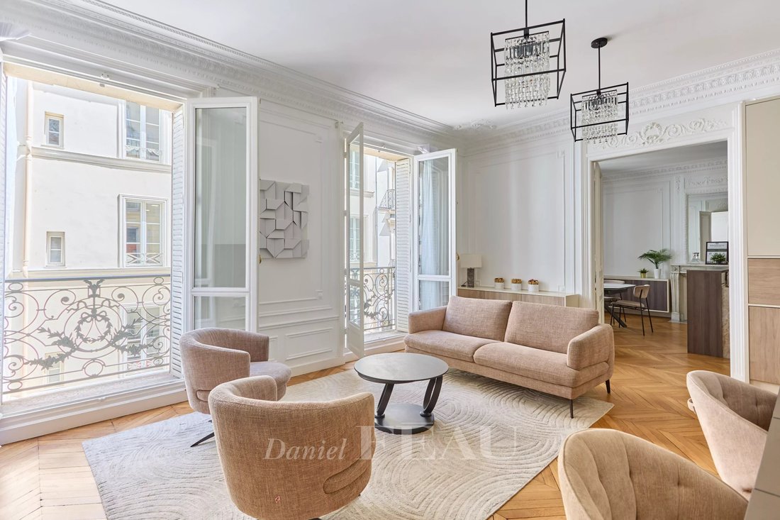 Apartment in Saint Philippe du Roule, Paris 8e Arrondissement, Paris 2 - 17930165