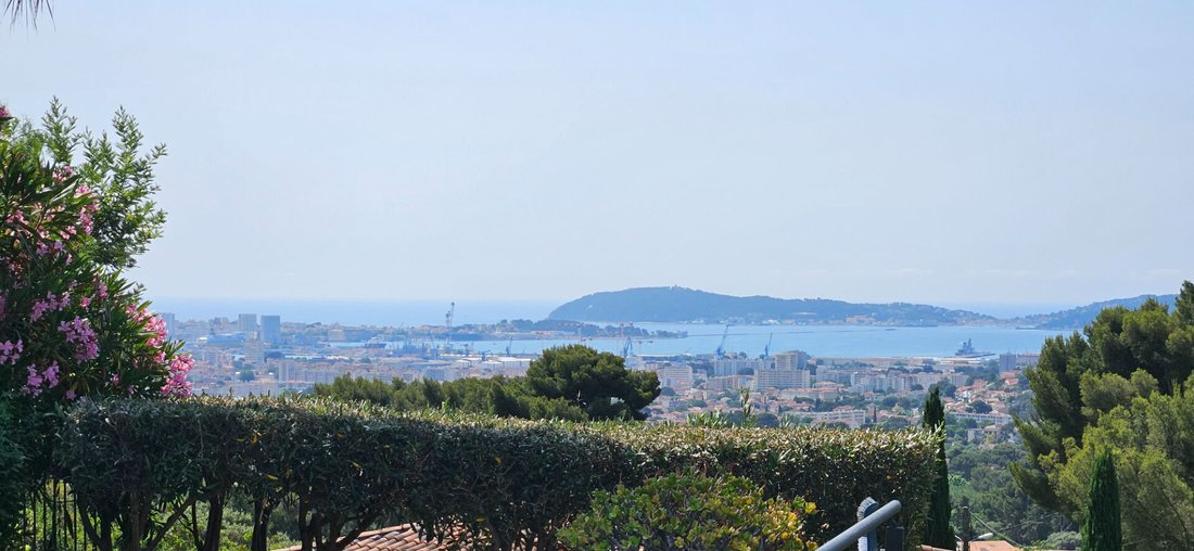 Villa in Notre Dame des Routes, Toulon, France 3 - 17930982