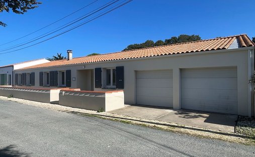 House in Saint-Pierre-d'Oléron, Nouvelle-Aquitaine, France 1