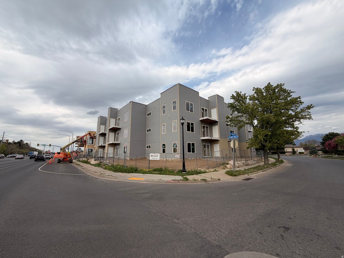 Layton, Utah, United States 1 - 17933358