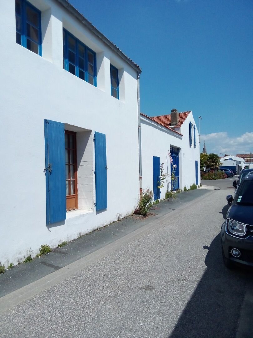 House in Saint-Denis-d'Oleron, Nouvelle-Aquitaine, France 1 - 16497785