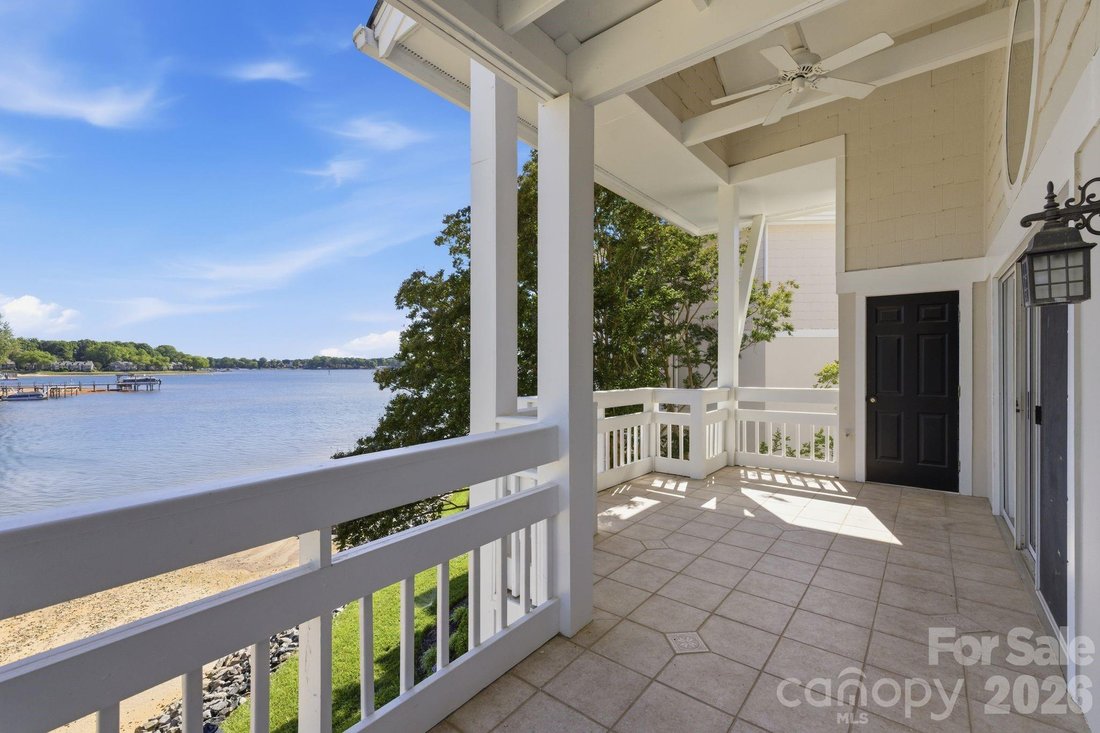 Condominio en Cornelius, Carolina del Norte, Estados Unidos 1 - 17344659