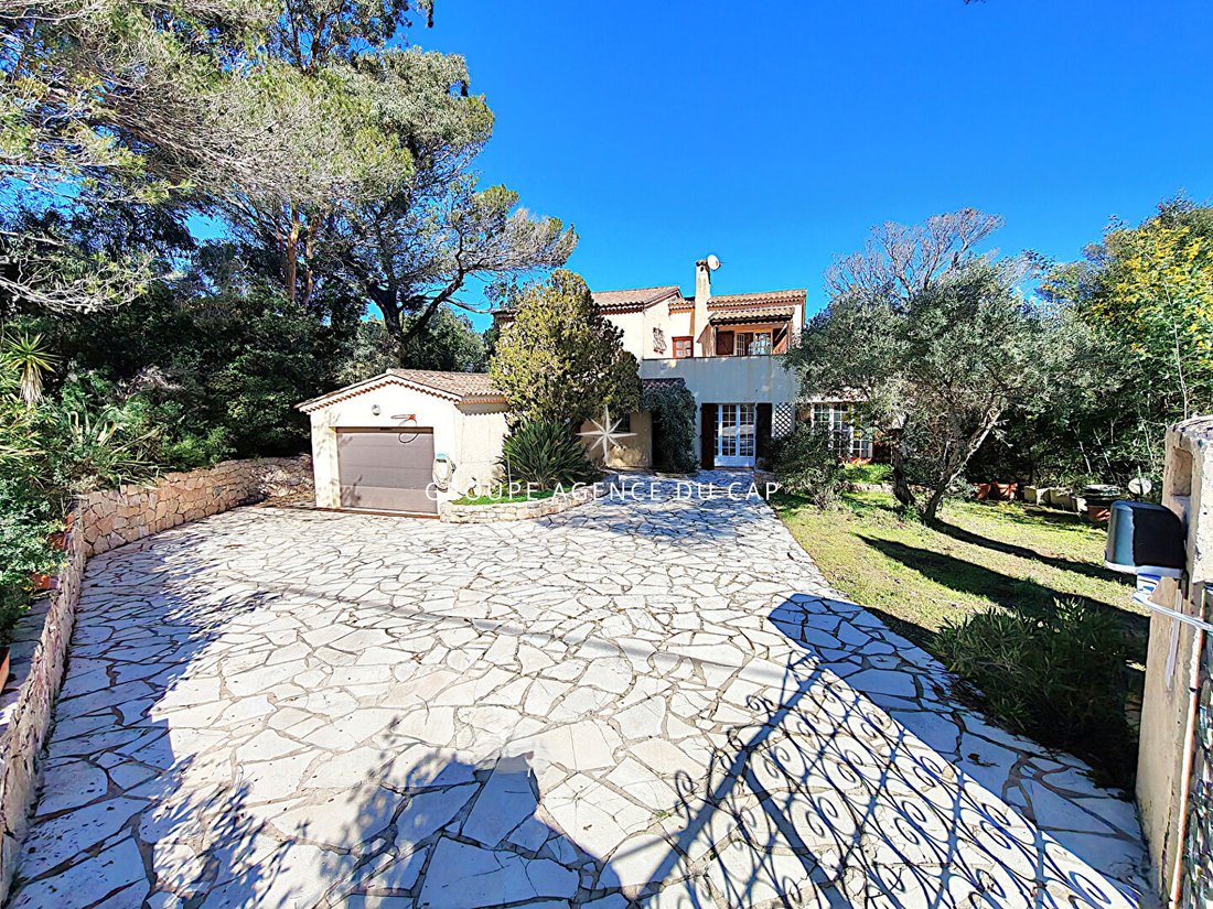 Villa in Frejus, Provence-Alpes-Côte d'Azur, France 2 - 17068436