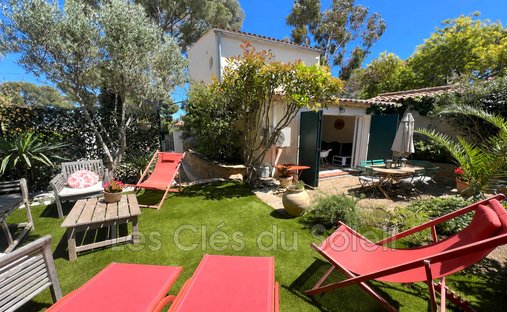 Villa in Sanary-sur-Mer, Provence-Alpes-Côte d'Azur, France 1