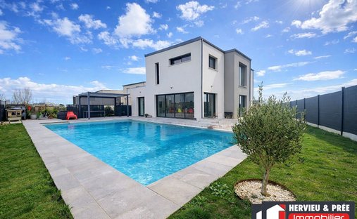 House in Courseulles-sur-Mer, Normandy, France 1