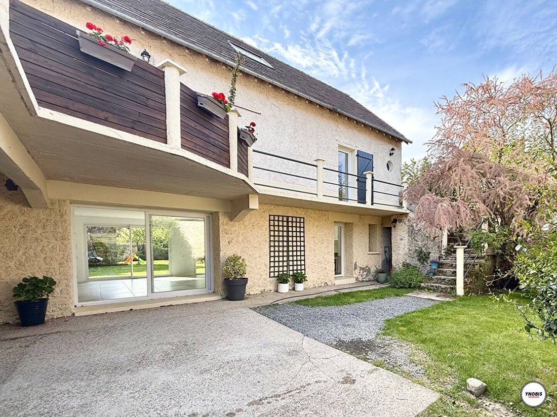 House in Rosny-sur-Seine, Ile-de-France, France 1 - 17796334
