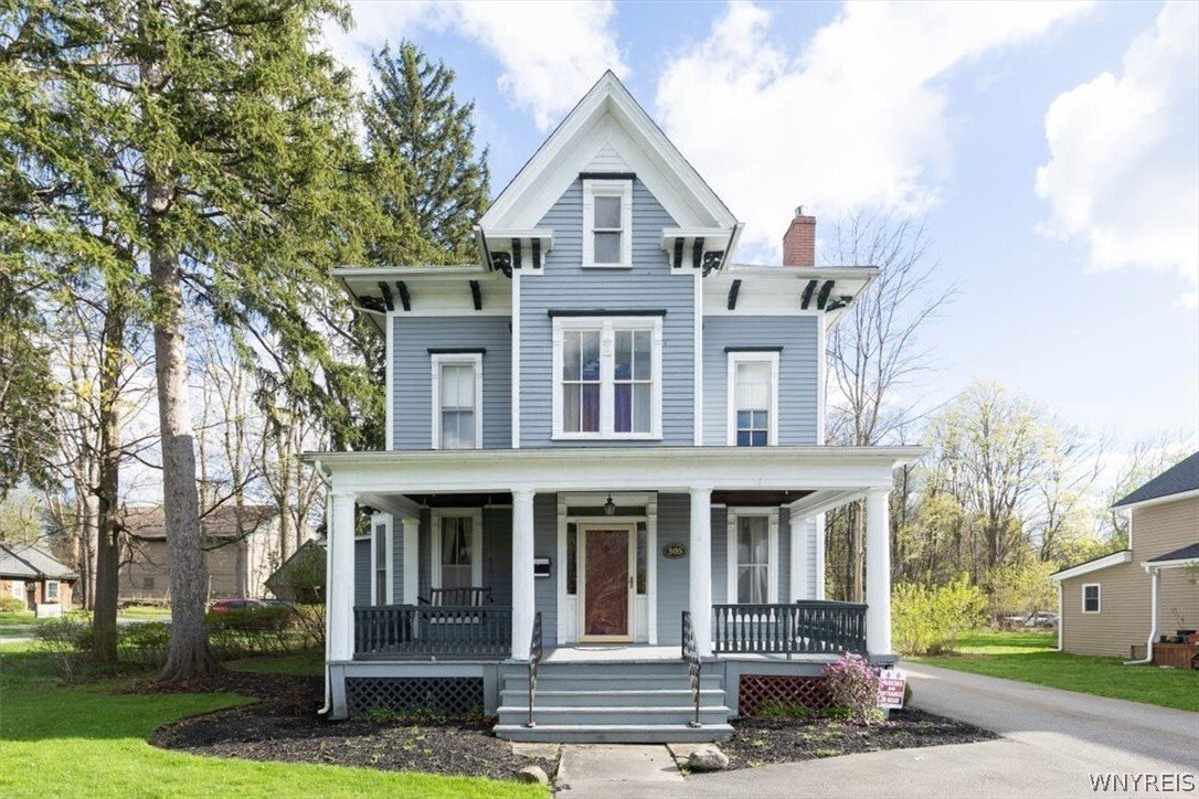 East Aurora, New York, United States 1 - 17931274